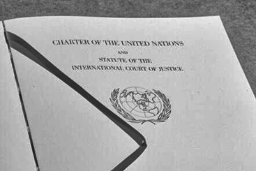 Imagen de cerca de la Carta de la ONU
