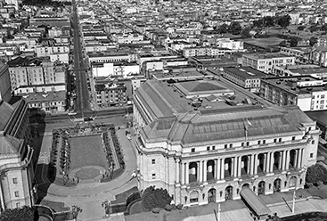 Una vista panormica de San Francisco, California en 1945 con la Baha de San Francisco al fondo